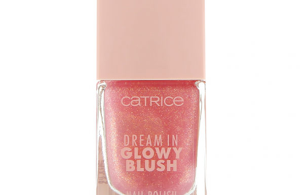 Лак для ногтей `CATRICE` DREAM IN GLOWY BLUSH тон 080 Rose side of life