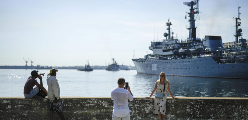 Корабль Балфлота «Смольный» завершает дальний морской поход