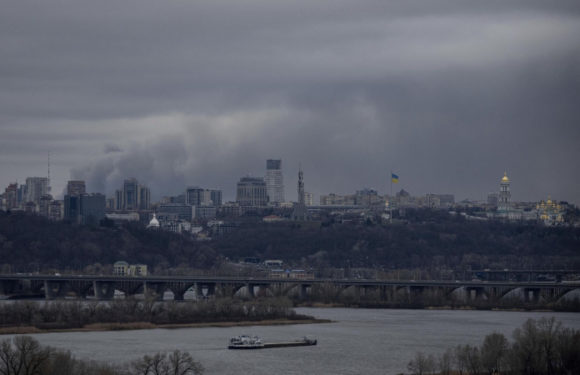 В Киеве и еще нескольких регионах Украины объявили воздушную тревогу