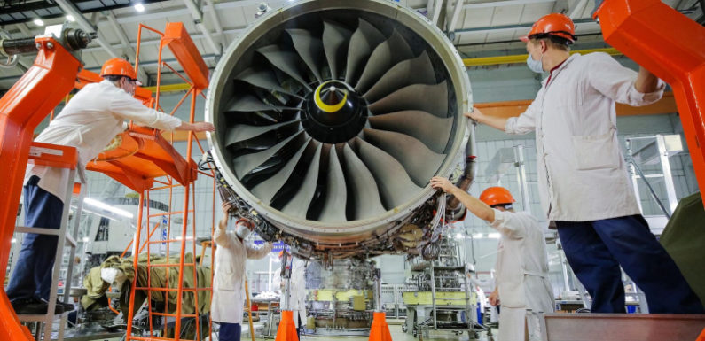 «Известия» узнали о сокращении плана выпуска двигателей для SSJ-100 и МС-21
