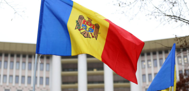 Молдавская оппозиция обвинила правящую партию в нарушении регламента