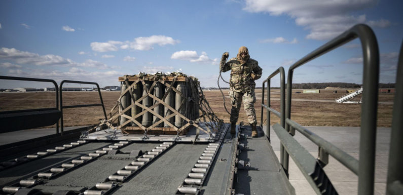 Помощь Украине стимулировала производство оружия в США, заявил госдеп