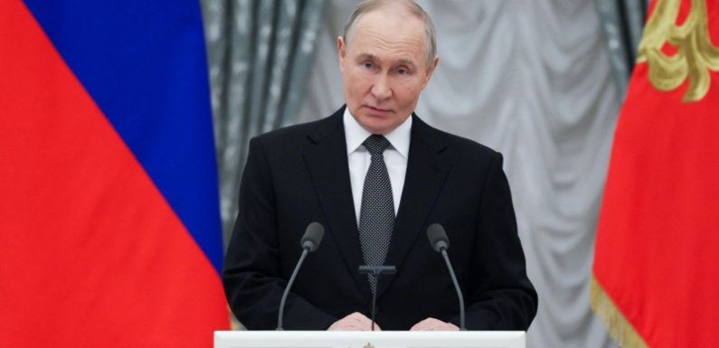 Путин поблагодарил всех работников российской промышленности и АПК