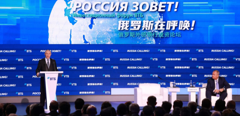 Путин прокомментировал сокращение грузоперевозок по Суэцкому каналу