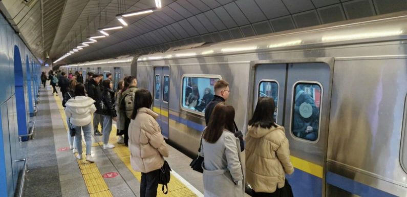 Трагедия в Алматинском метро: погиб человек