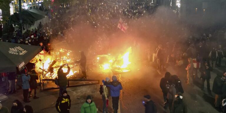 В Тбилиси за время протестов пострадали более 110 сотрудников МВД