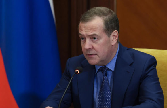 Медведев обратился к Франции и Британии из-за помощи Украине
