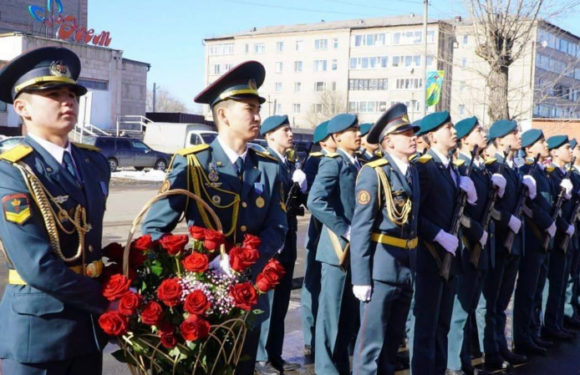 В Акмолинской области со 100-летним юбилеем поздравили ветерана ВОВ Арсения Щудляка 