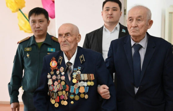 Беречь мир и память о Великой Отечественной призвал 100-летний ветеран в Караганде