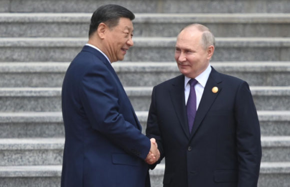 Си Цзиньпин в мае будет основным гостем в Москве, сообщил Путин