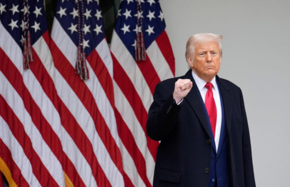 Трамп довел до 145% пошлины для Китая