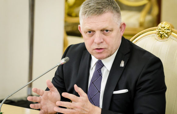 Фицо рассказал о «русских на коленях» и провале стратегии Джонсона