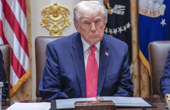 Трамп заявил о переговорах с украинскими лидерами
