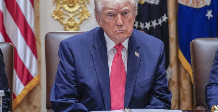 Трамп заявил о переговорах с украинскими лидерами