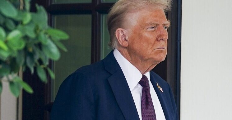 Трамп поговорил с Роналду по телефону