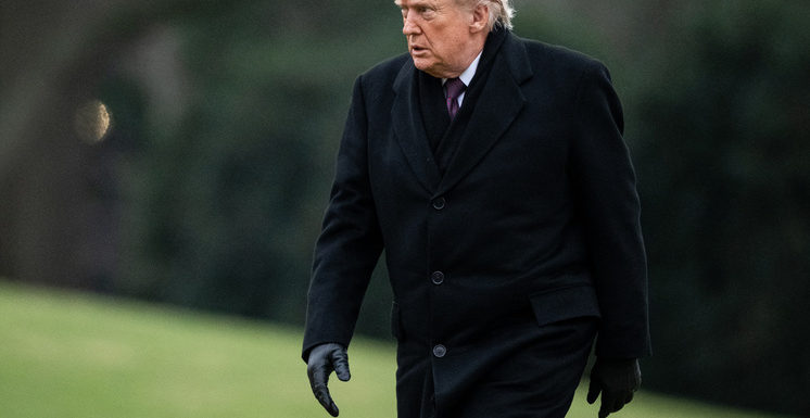 Трамп обсудил с юристом возможность баллотироваться на третий срок