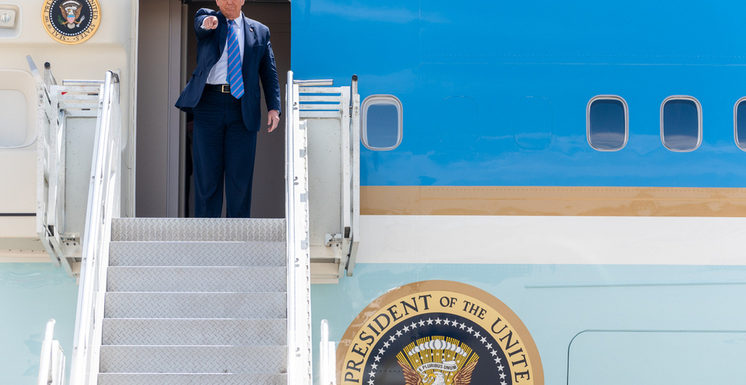 Названы четыре способа захвата Трампом Гренландии