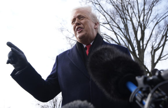 В США часть бульвара переименовали в честь Трампа, президент посетил церемонию