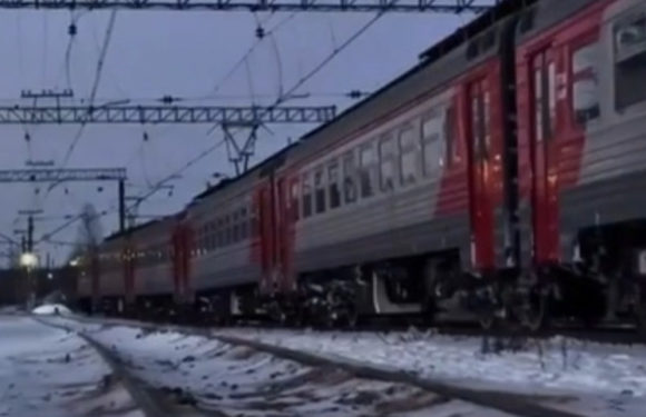 Двое монтеров насмерть сбиты поездом в Подмосковье