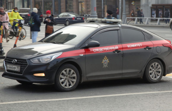 Снег с крыши упал на пенсионерку в регионе РФ
